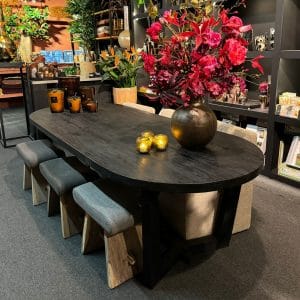 Oval Table DAN indoor